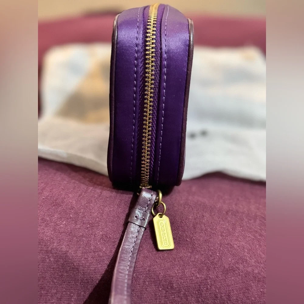 Coach 603336 Satin Jewelry Travel Case Purple EUC